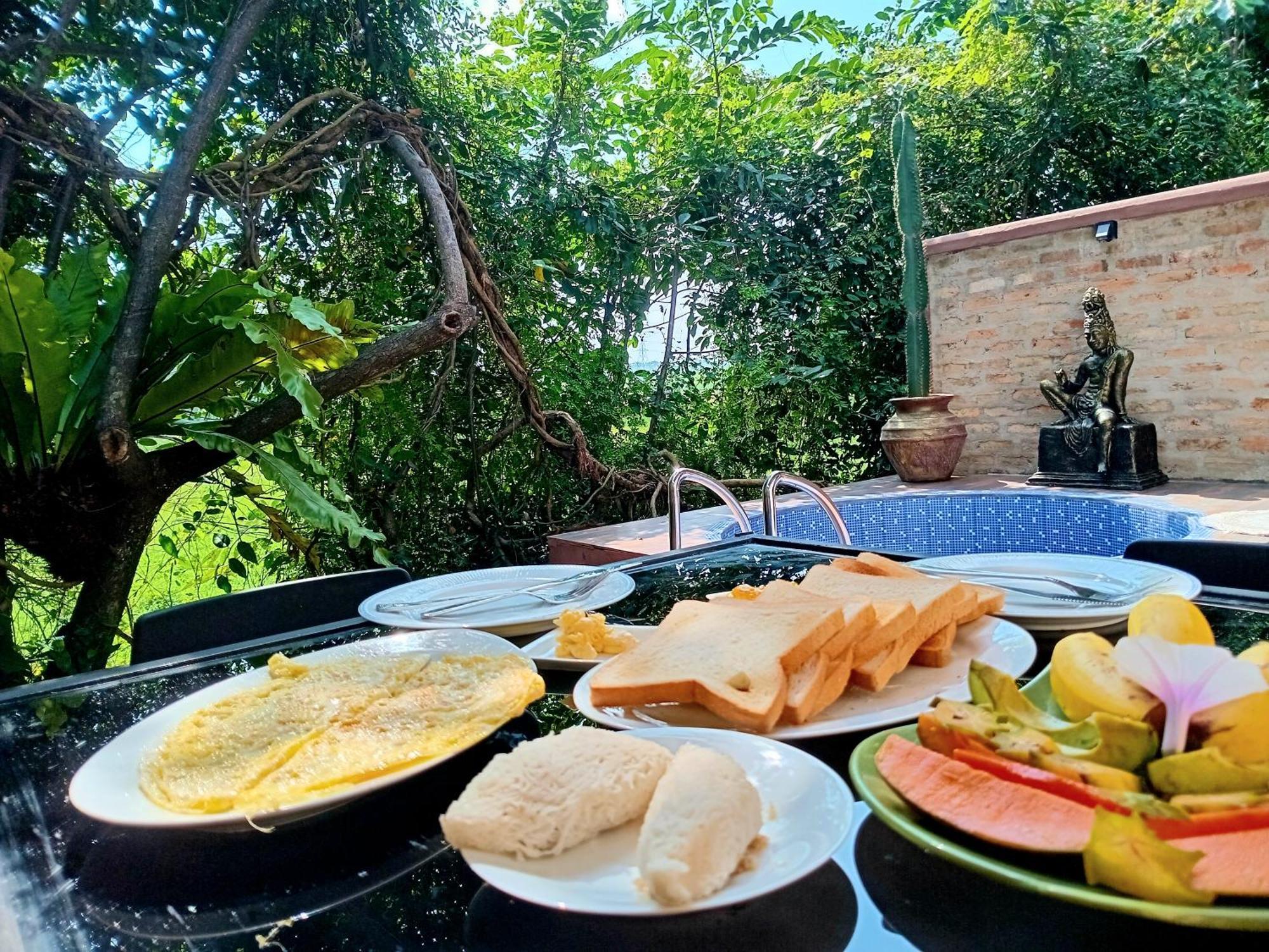 Airport Villa Kamatha -Foreign Booking Only カトゥナカヤ エクステリア 写真